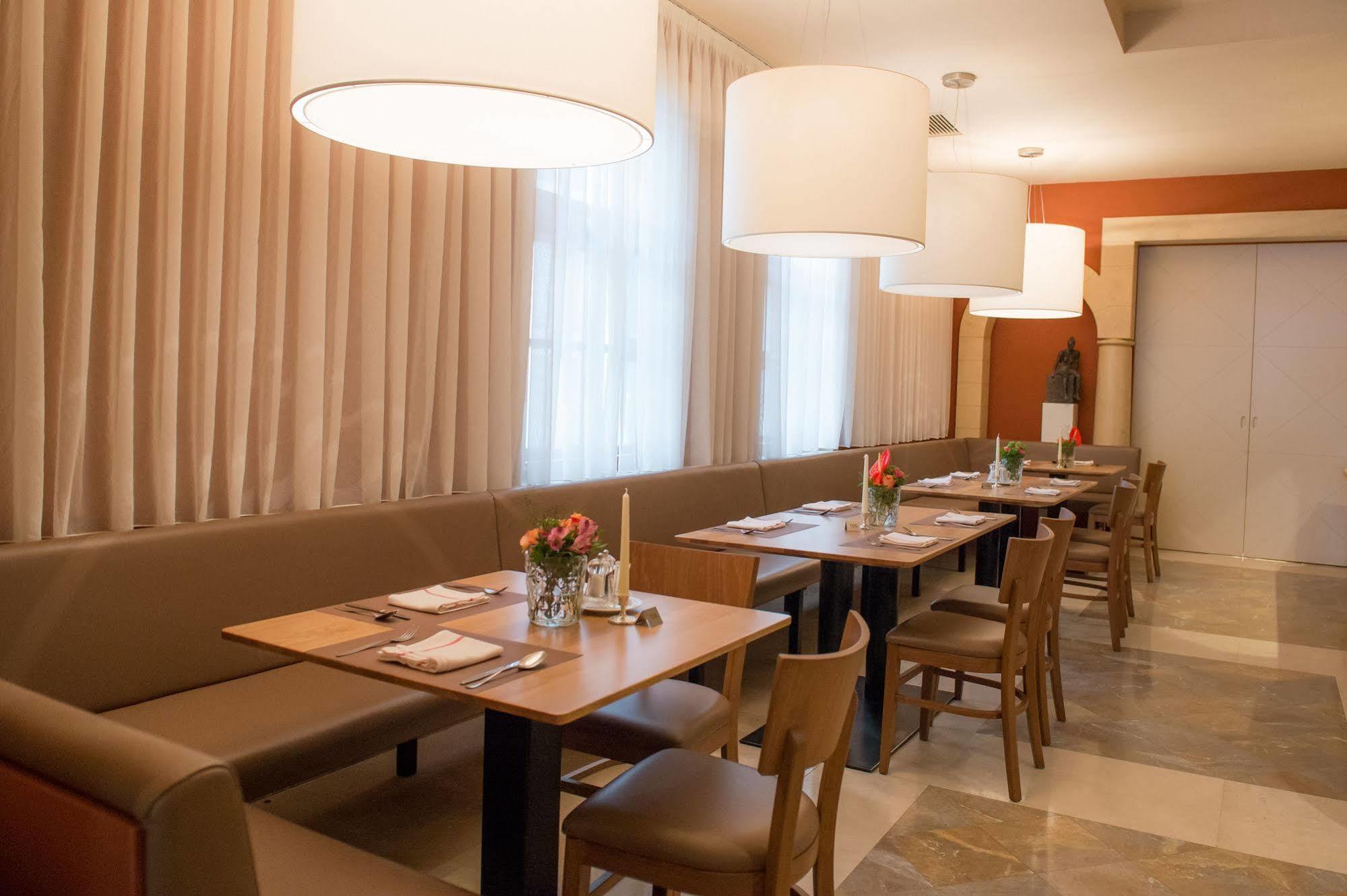 Hotel Raffel ينرسدورف المظهر الخارجي الصورة