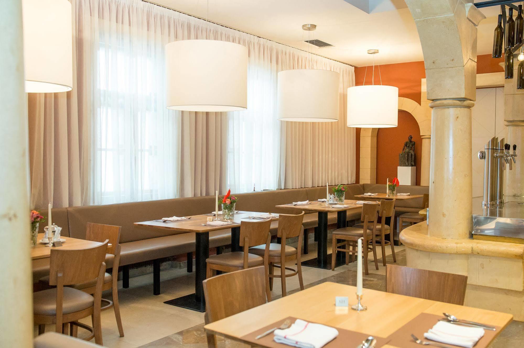 Hotel Raffel ينرسدورف المظهر الخارجي الصورة
